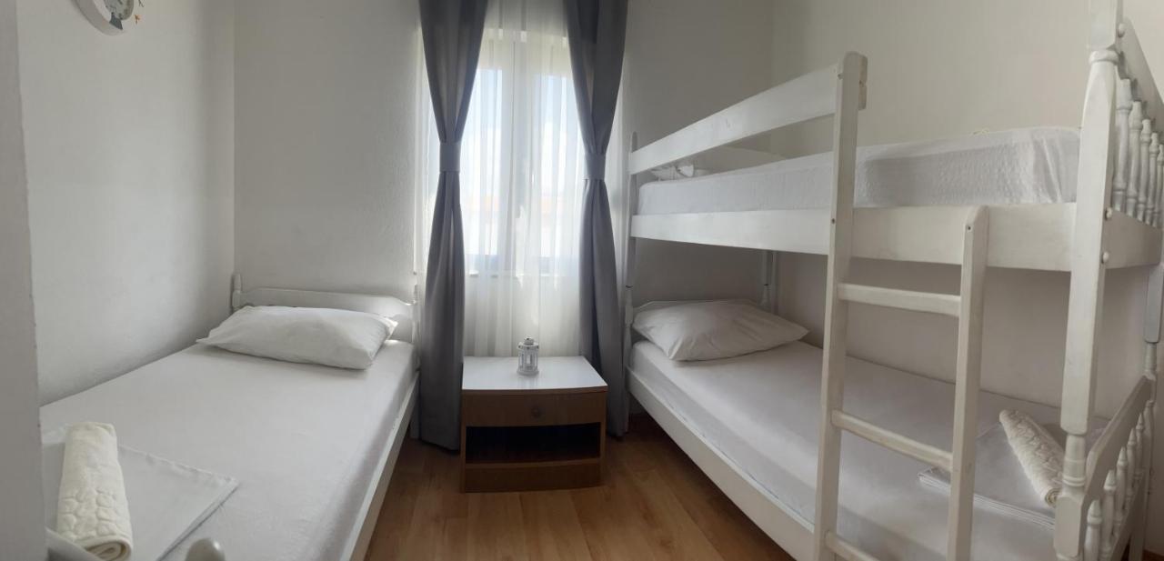 Apartments Medic Drace Bagian luar foto