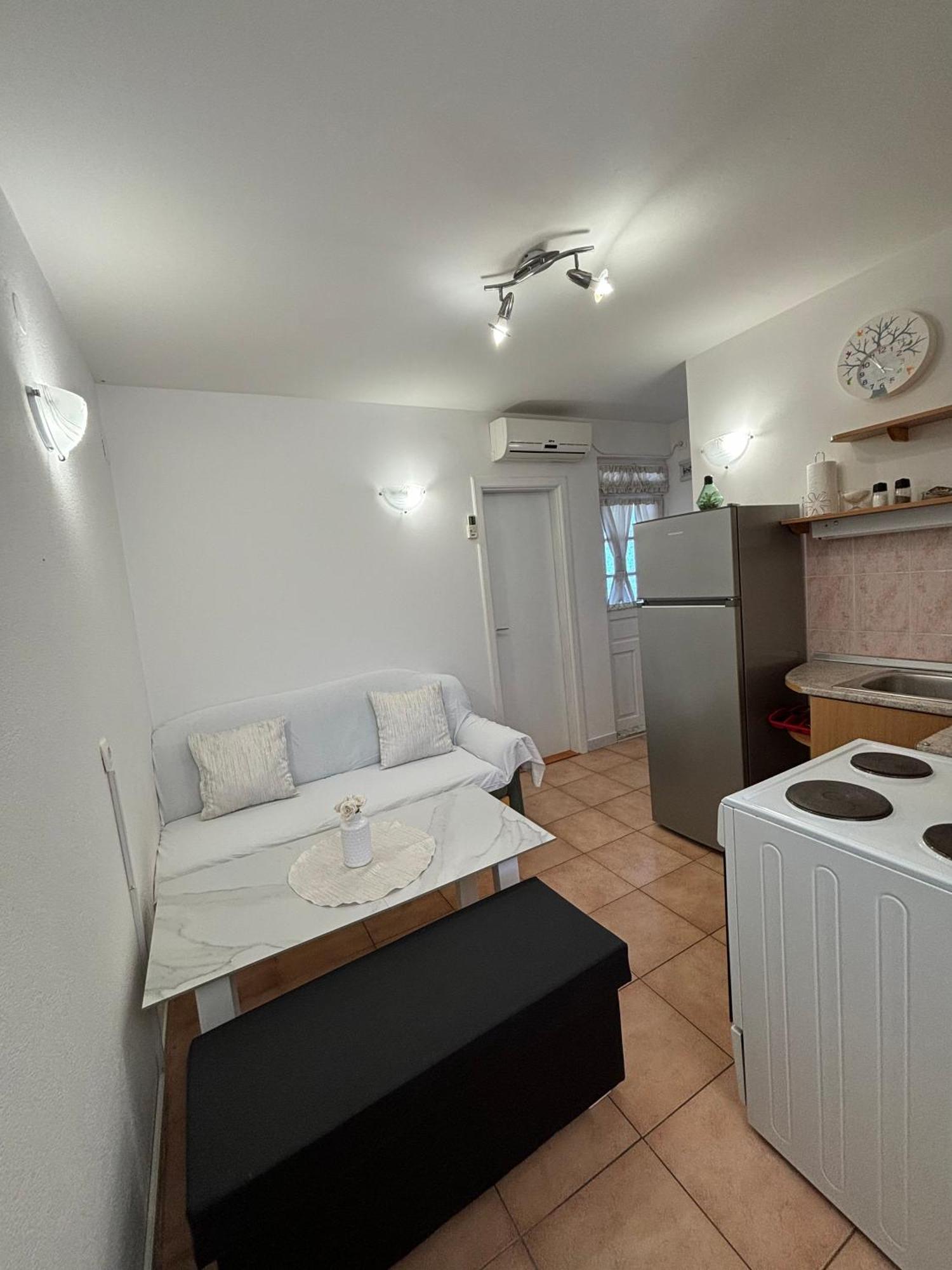 Apartments Medic Drace Bagian luar foto