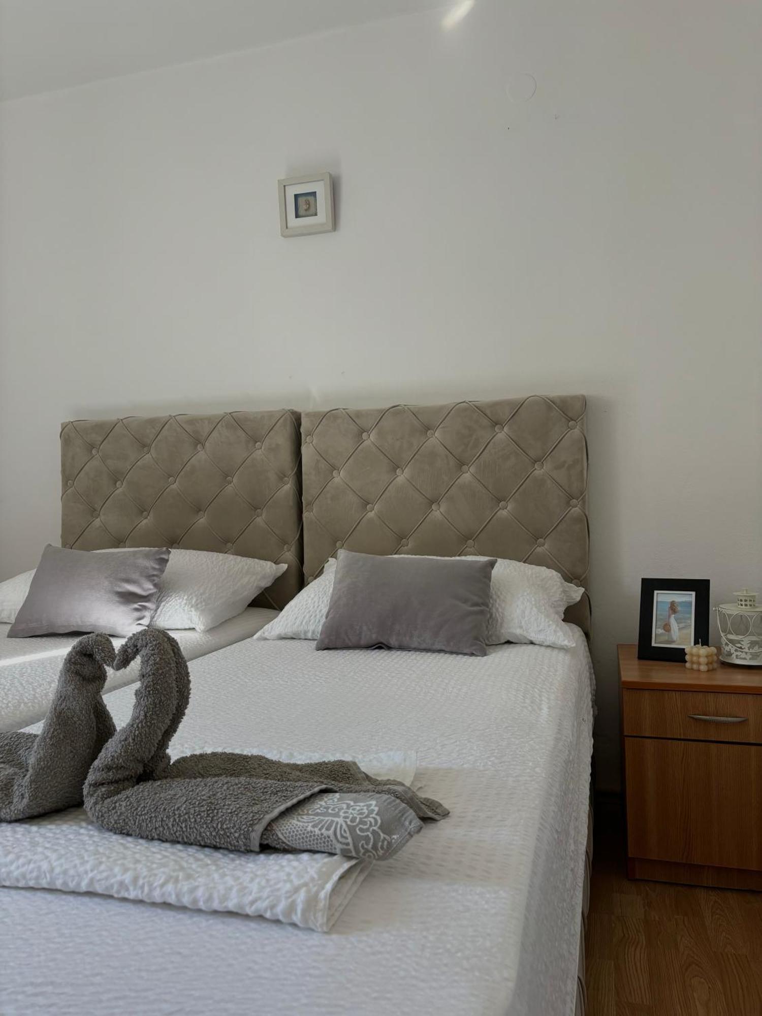 Apartments Medic Drace Bagian luar foto